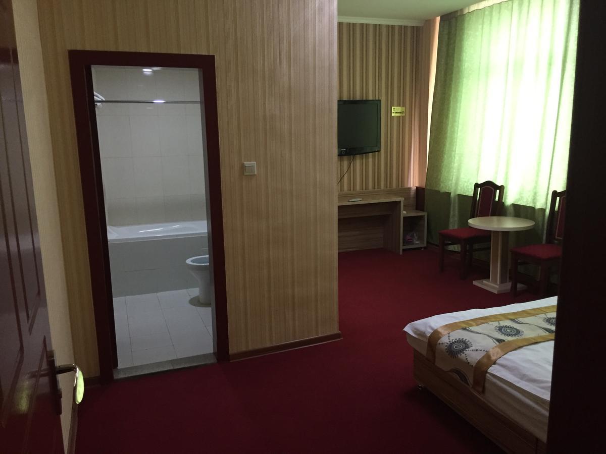 Zolotoi Drakon Hotel Almaty Extérieur photo